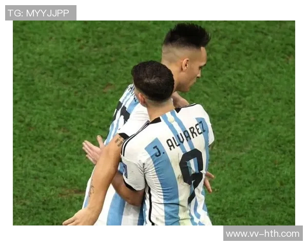 帕斯谈与劳塔罗阿尔瓦雷斯搭档踢球的轻松与挑战克服之道